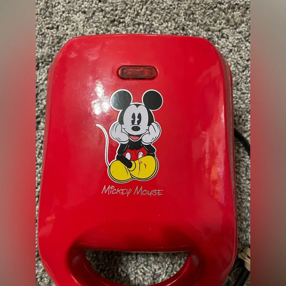 Disney Waffle Maker‎ Mickey Mouse w Red/Black like new clean condition mini